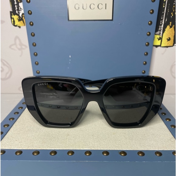 GUCCI Grey Geometric Ladies Sunglasses
GG0956S 003 54 - Picture 9 of 14